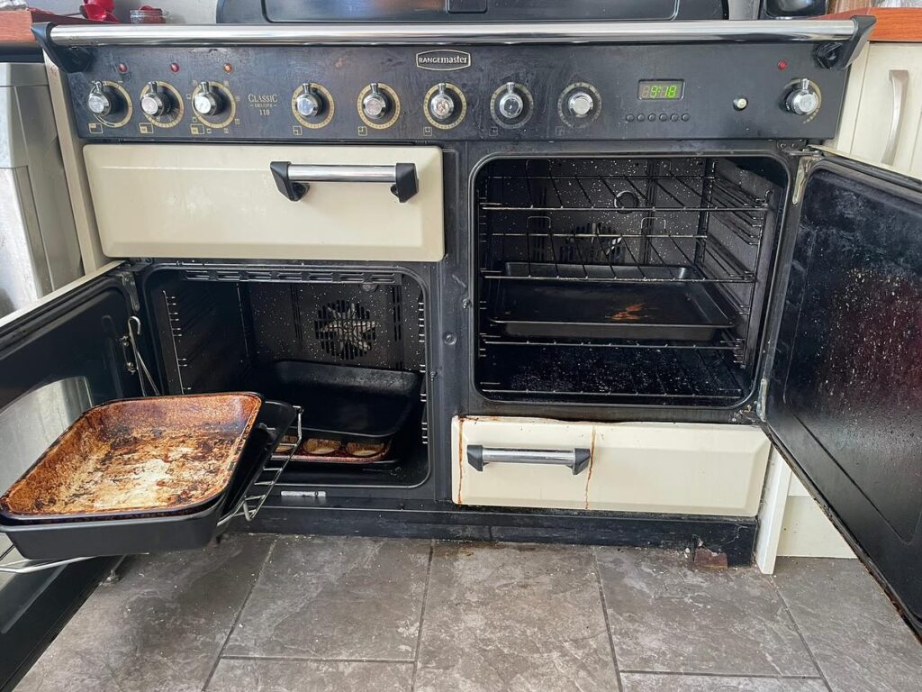 rangemaster-cooker-cleaning-goffs-oak-everglow-1