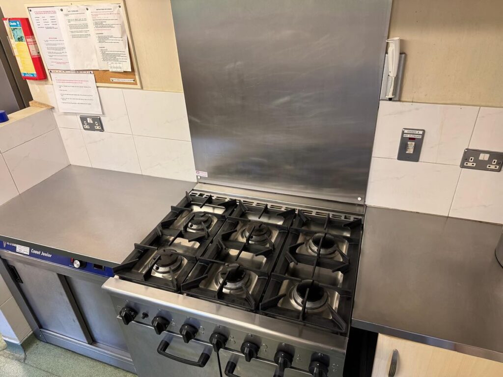 oven-clean-theydon-bois-village-hall-4