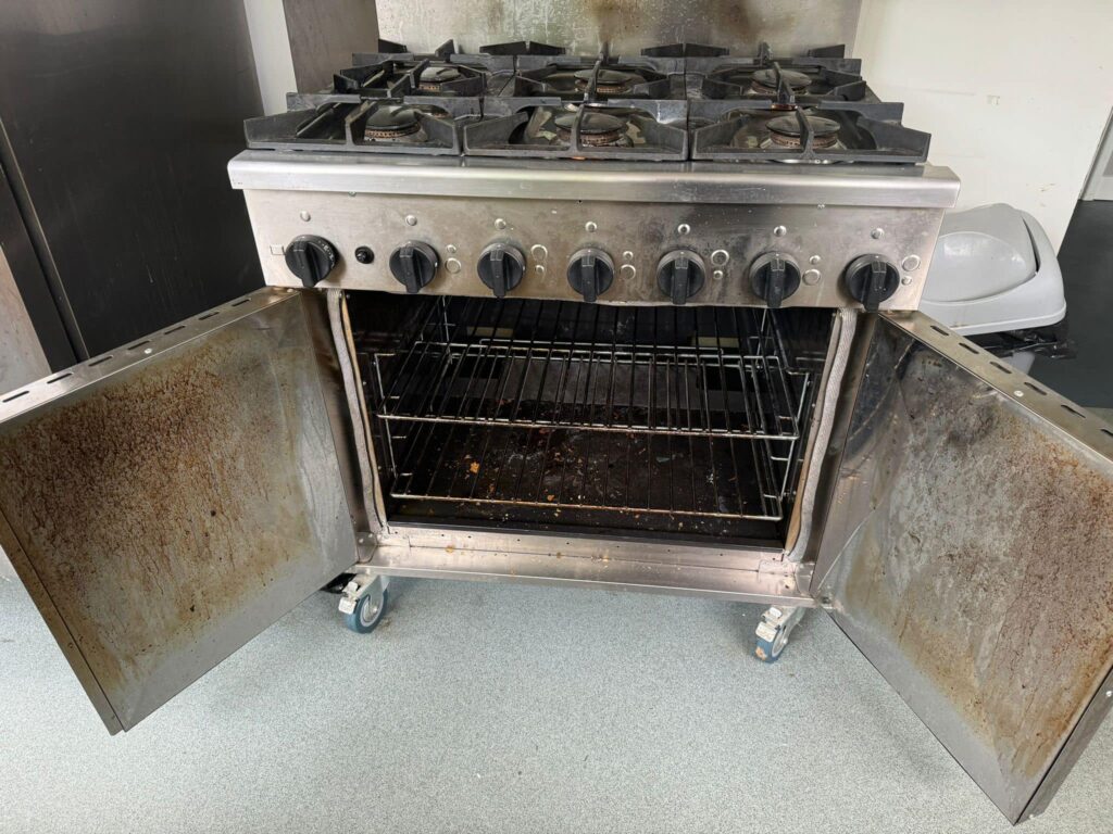 wormley-scout-guide-group-oven-clean-1